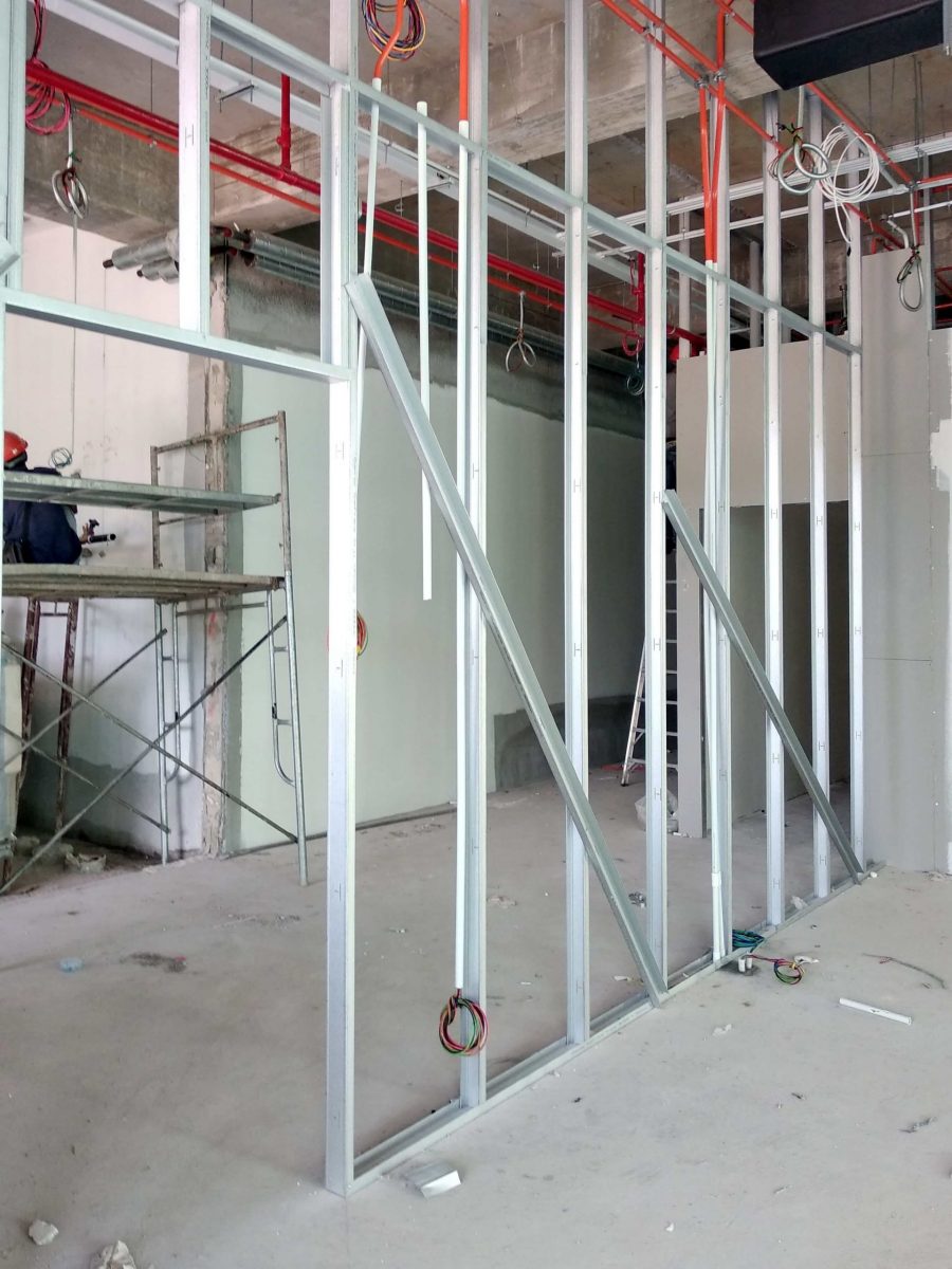 Commercial metal frame stud patition